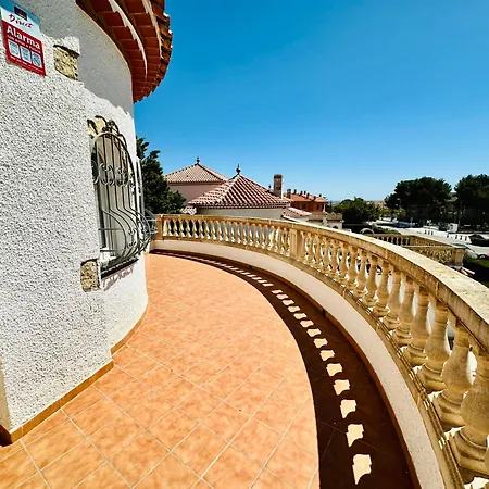 Vista Villa *